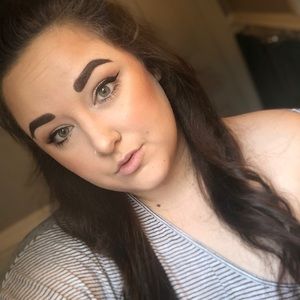 Meet your Posher, Courtney